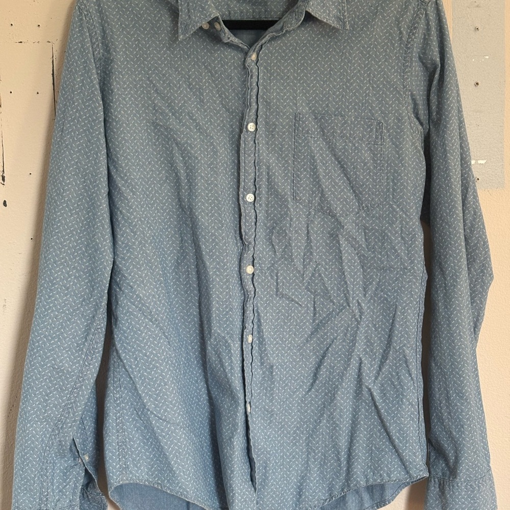 Light Blue Patterned Men's Button-Up Shirt